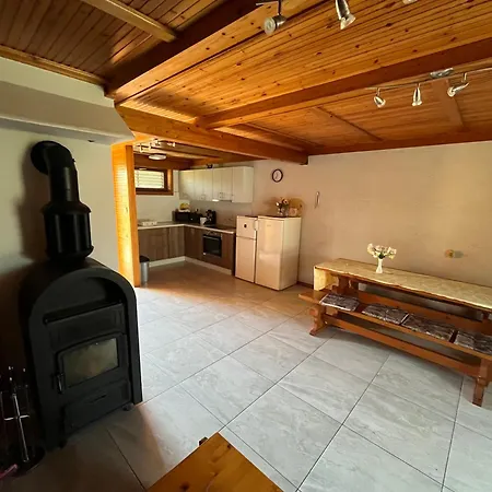 Templomzugi Fenyo Nyaralo Pusztavacs