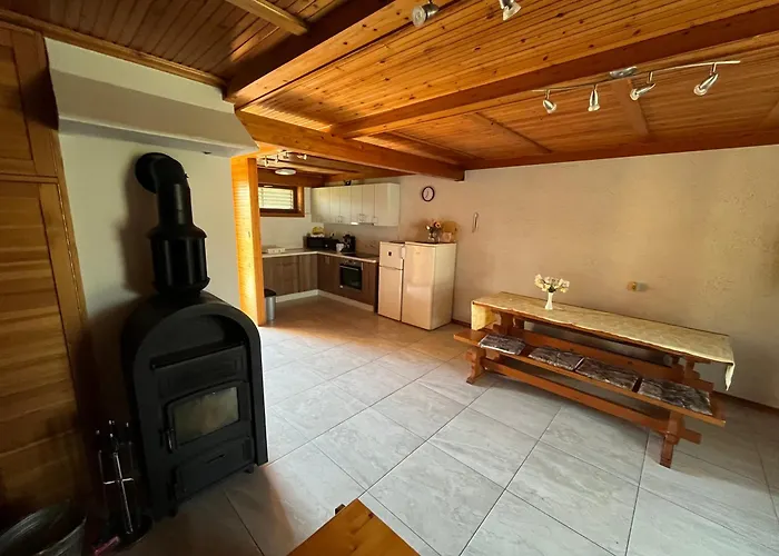 Templomzugi Fenyo Nyaralo Pusztavacs